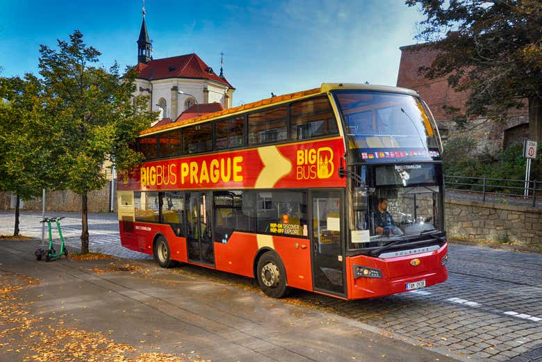 Ônibus Big Bus por Praga