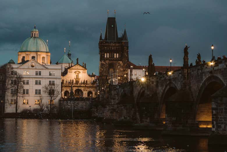 Charles Bridge e a Torre da Cidade Velha