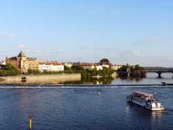 Praga de barco, passeio pelo rio Moldava