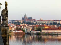 Castelo de Praga iluminado