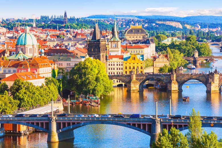 Pontes de Praga sobre o rio Moldava